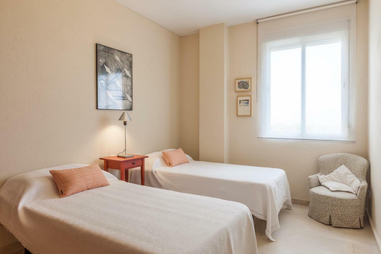 Ático con piscina, gran terraza, AC, 2 hab Mairena del Aljarafe Exterior foto