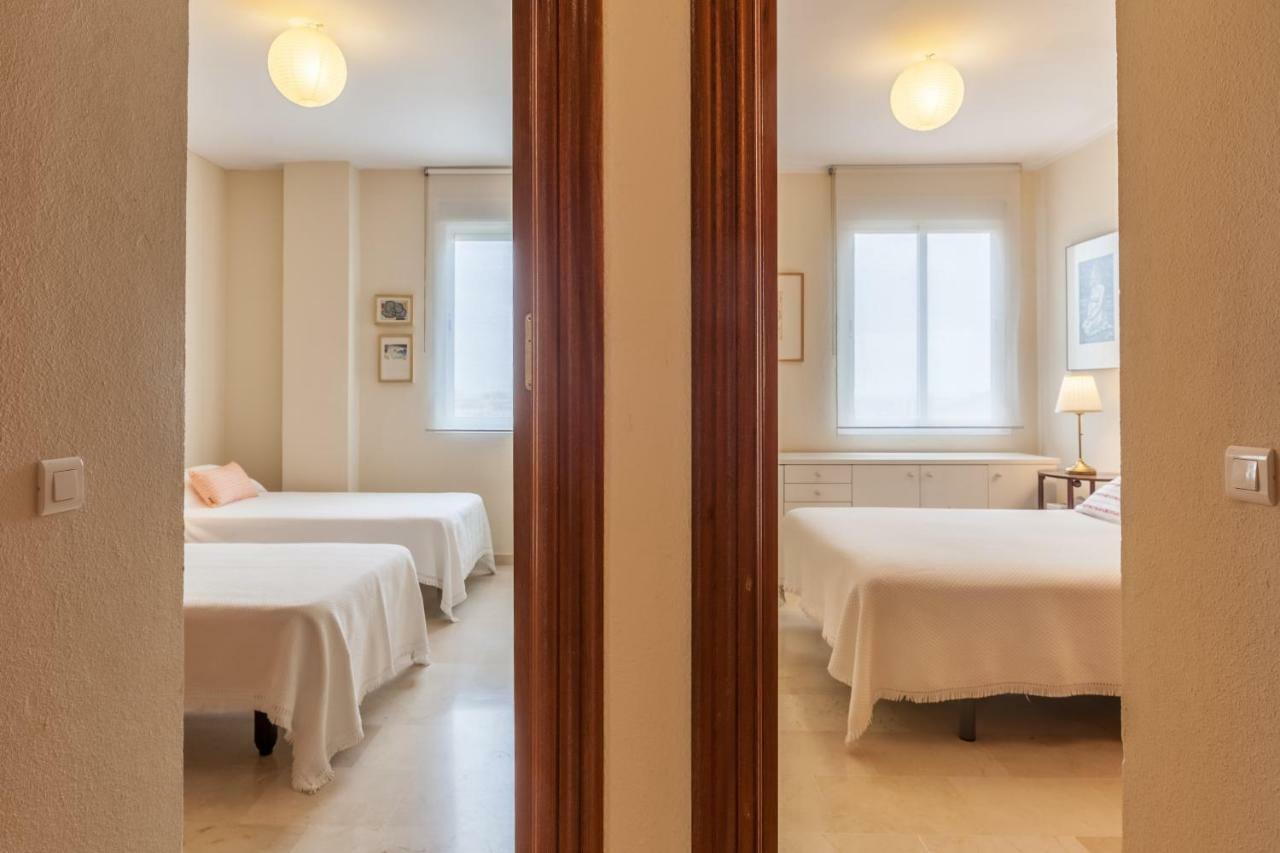Ático con piscina, gran terraza, AC, 2 hab Mairena del Aljarafe Exterior foto