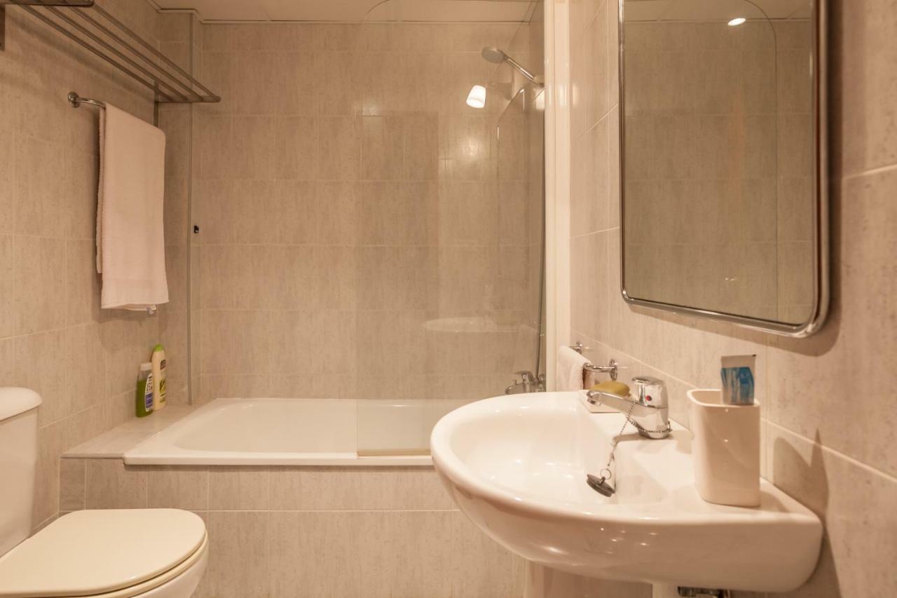 Ático con piscina, gran terraza, AC, 2 hab Mairena del Aljarafe Exterior foto